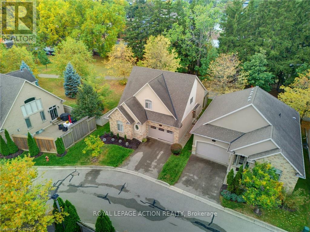 3- 68 Fairview Drive, Brantford, ON photo 2