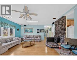 50 Woodland Boulevard, photo 3