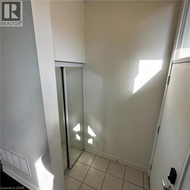 3 Bed, 3 Bath Townhouse for Rent in Scarborough – 15 HERON PARK Place Unit# 14, Scarborough – MLS# 40863623 - Image 5