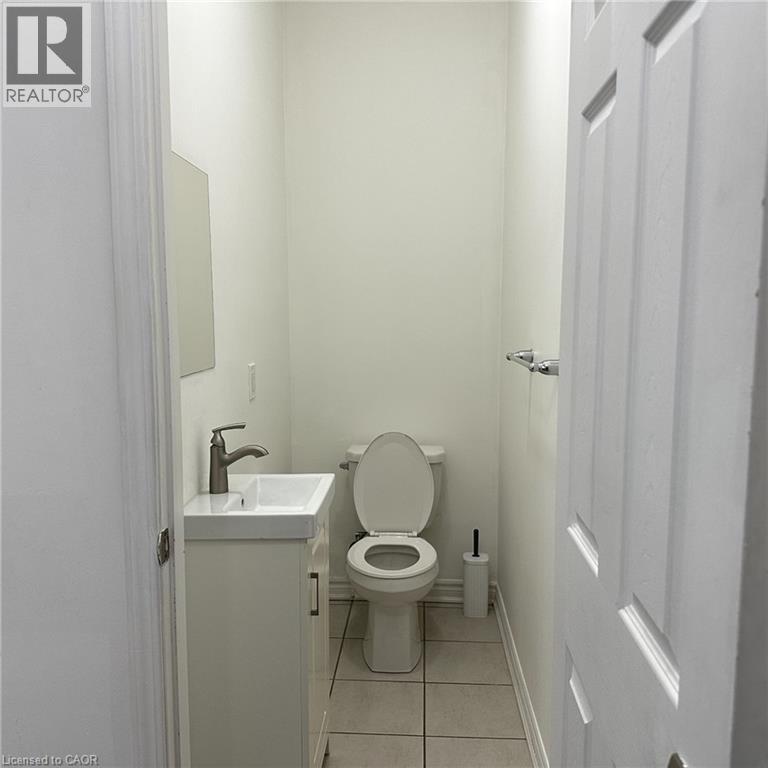 3 Bed, 3 Bath Townhouse for Rent in Scarborough – 15 HERON PARK Place Unit# 14, Scarborough – MLS# 40863623 - Image 6