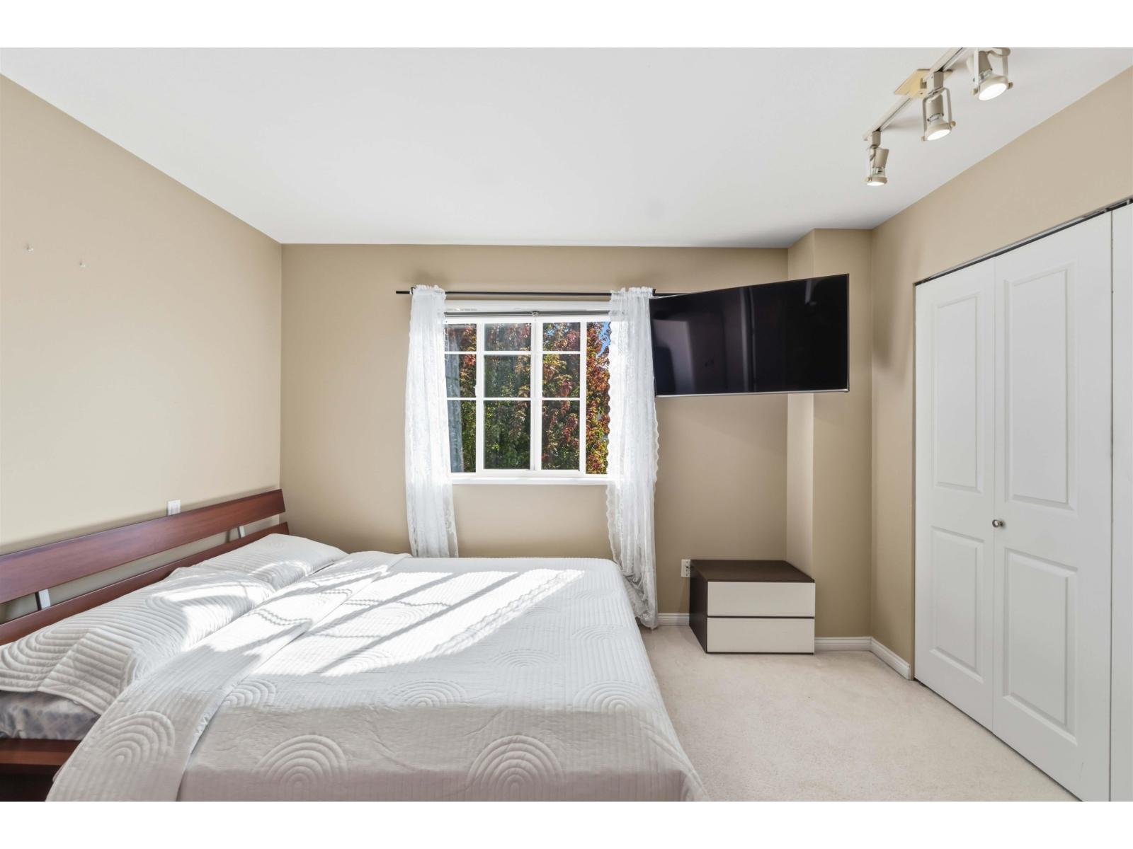 Photo of 16 6533 121 STREET 18