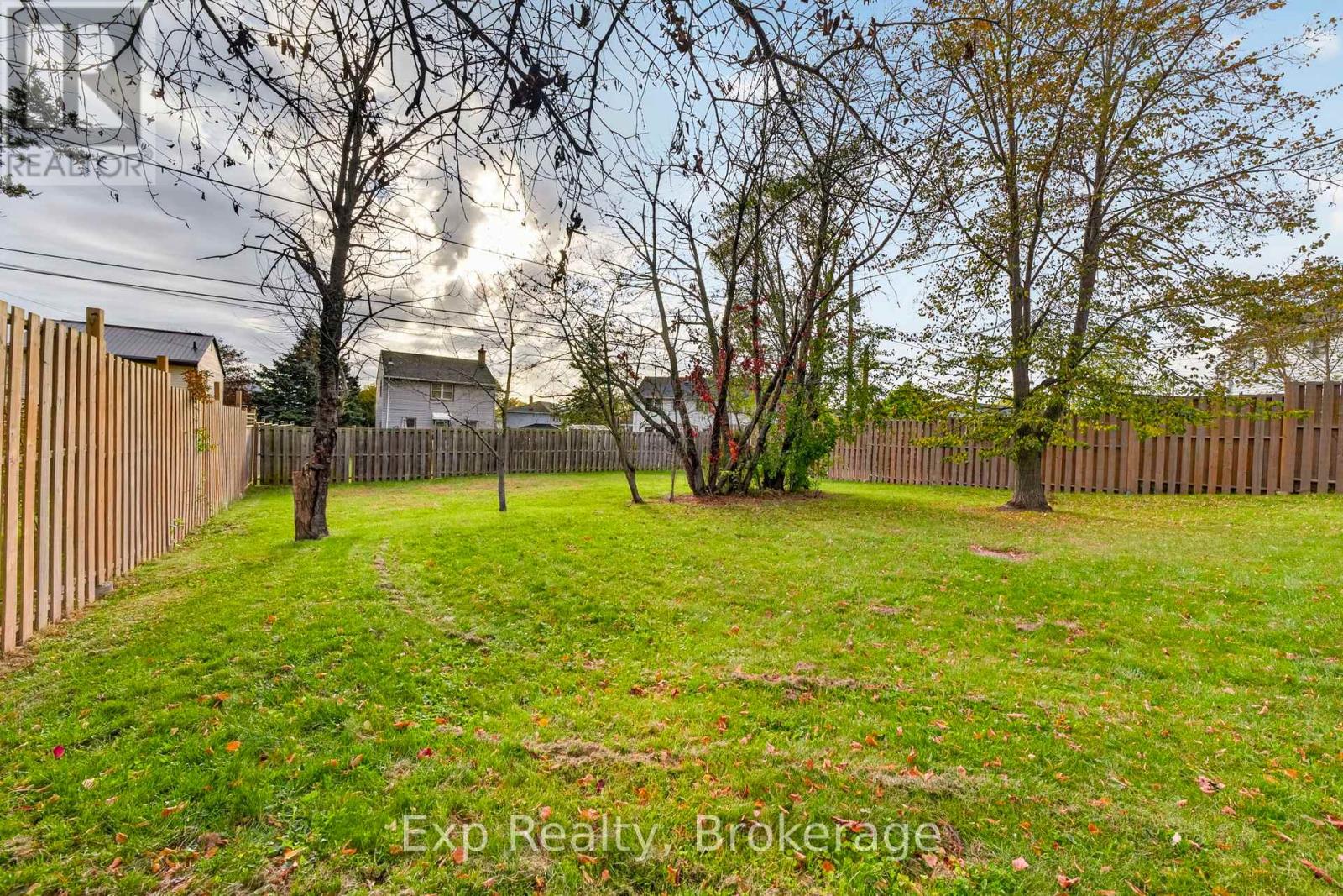 1 Diverbelt Drive, Prince Edward County, ON photo 24