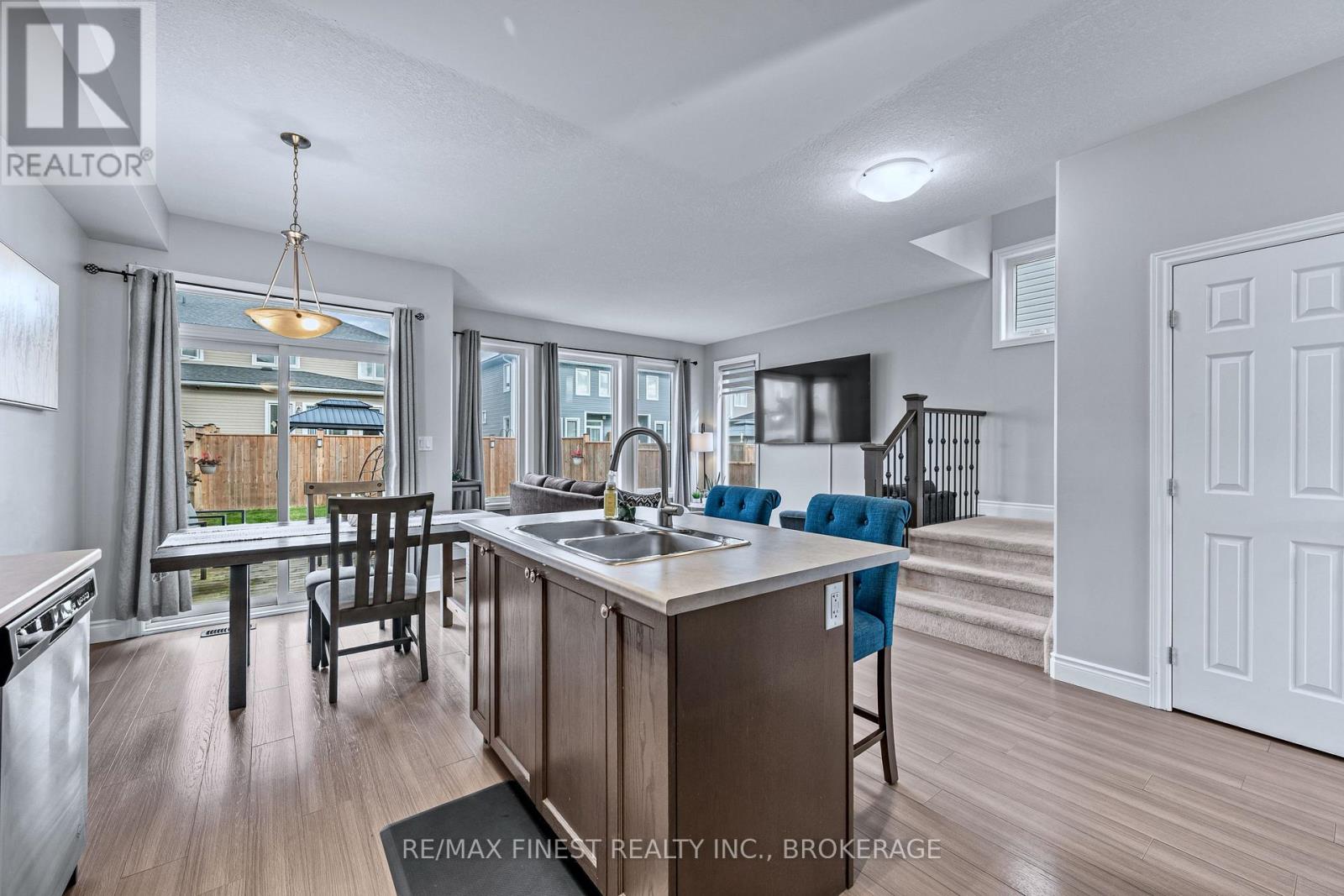 115 DR RICHARD JAMES CRESCENT - 13