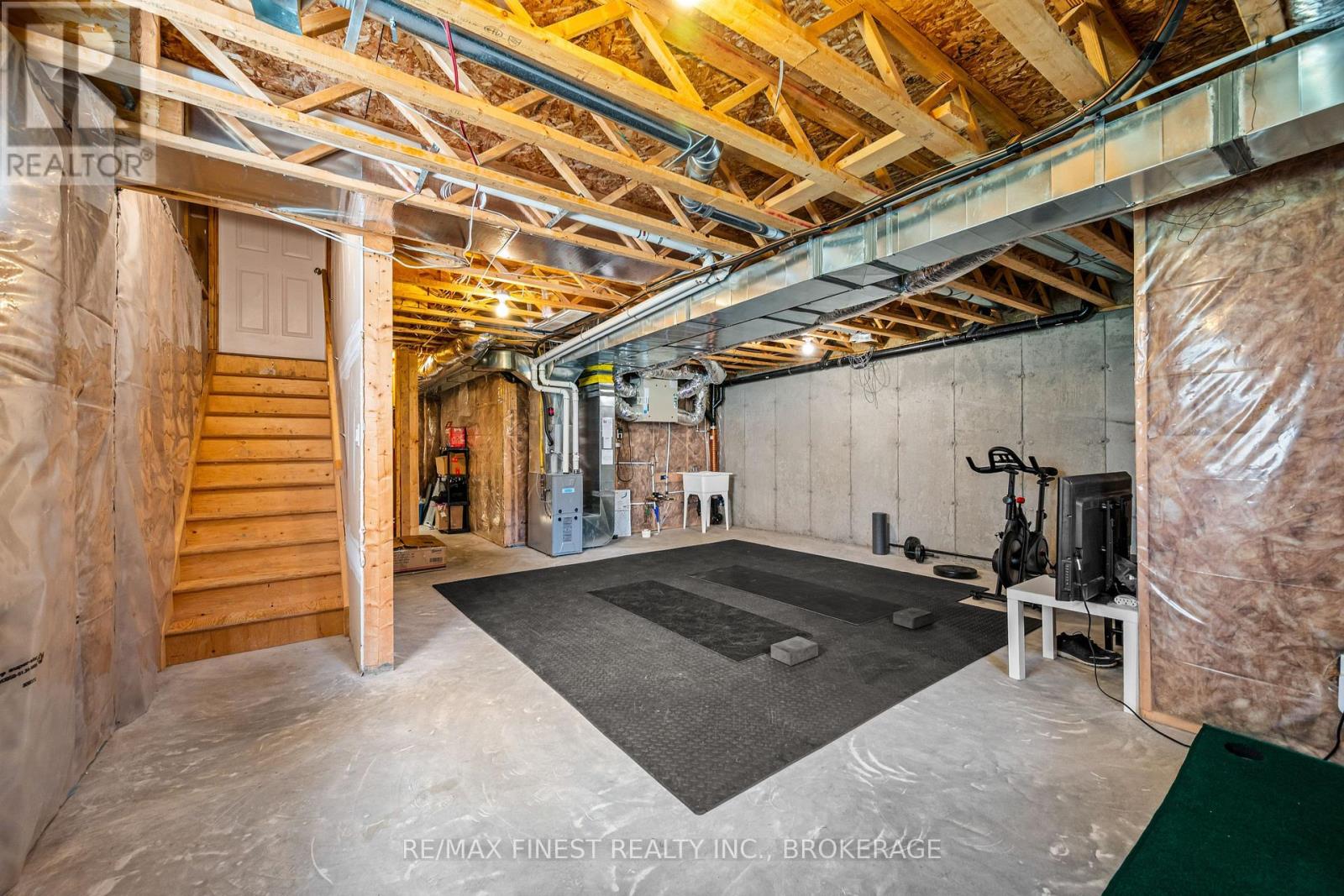 115 DR RICHARD JAMES CRESCENT - 29