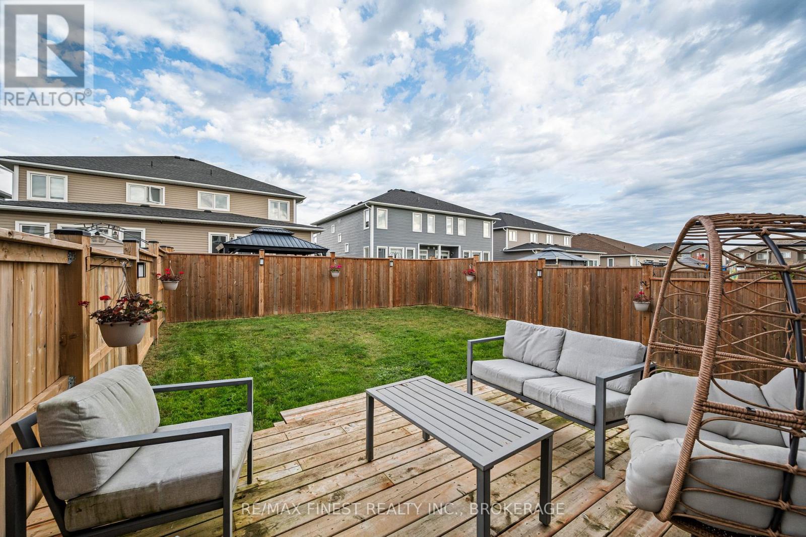 115 DR RICHARD JAMES CRESCENT - 31