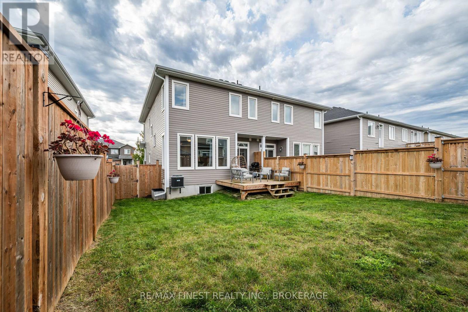 115 DR RICHARD JAMES CRESCENT - 32