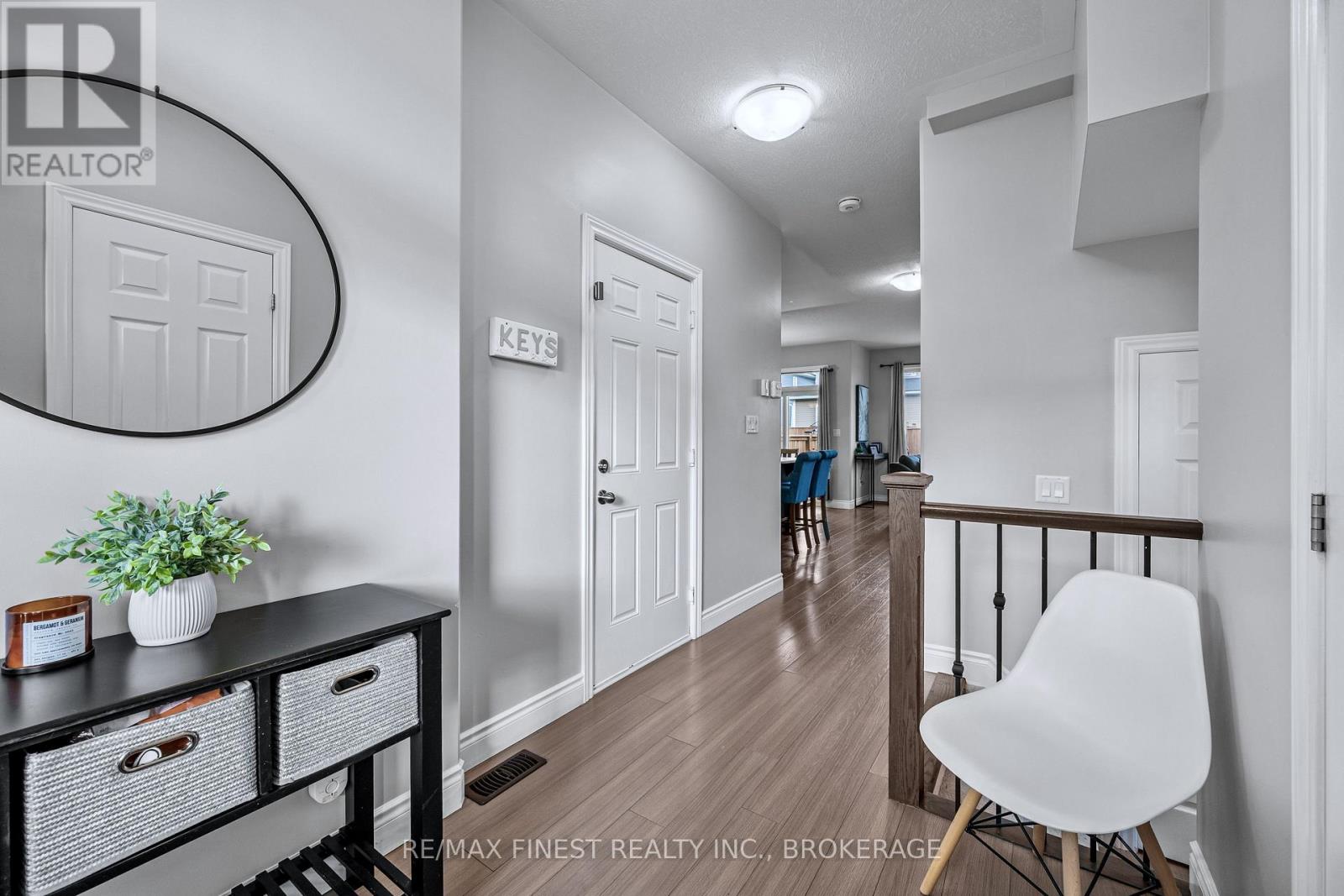 115 DR RICHARD JAMES CRESCENT - 4