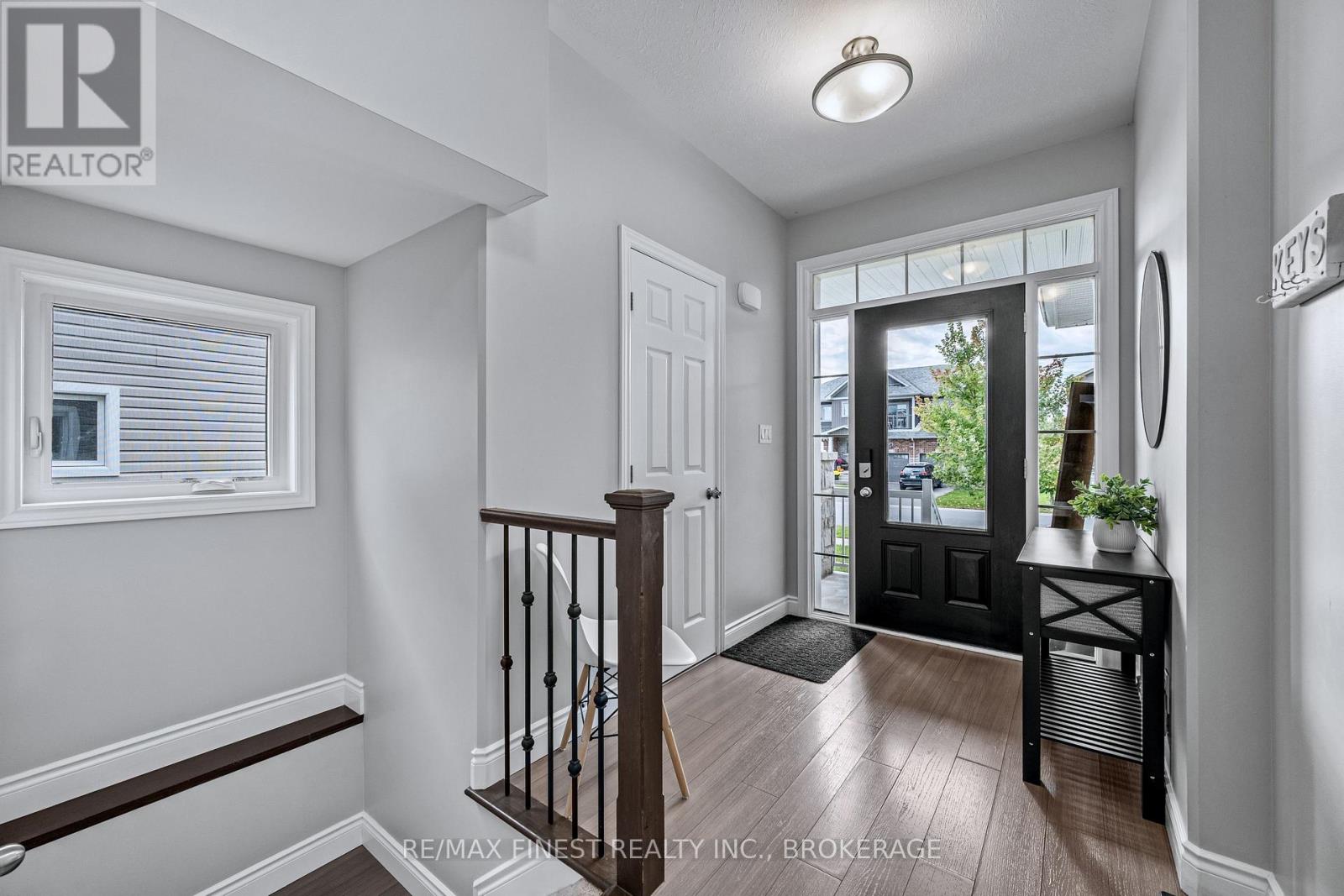 115 DR RICHARD JAMES CRESCENT - 5