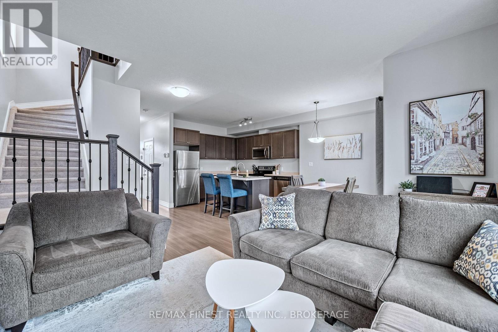 115 DR RICHARD JAMES CRESCENT - 9