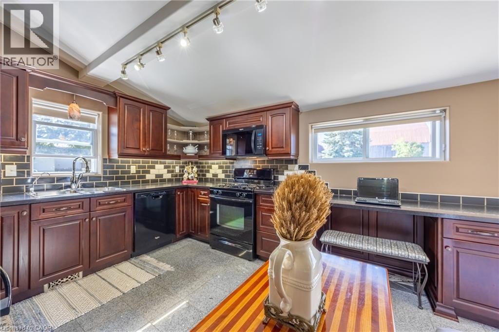 9 COLLEGE Avenue - 6