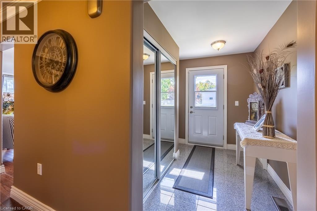9 COLLEGE Avenue - 7