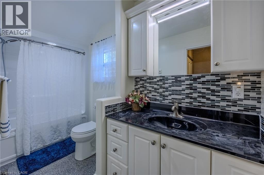 9 COLLEGE Avenue - 13