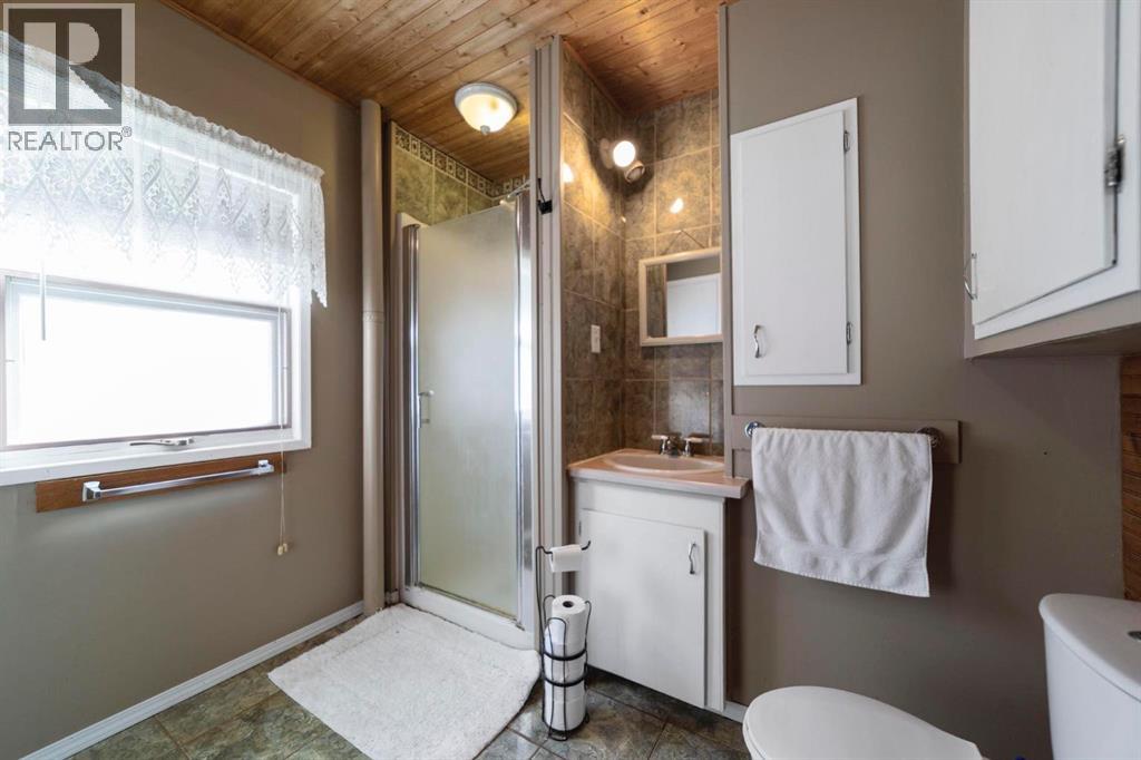 Listing photo – 5009 45 Street, Castor