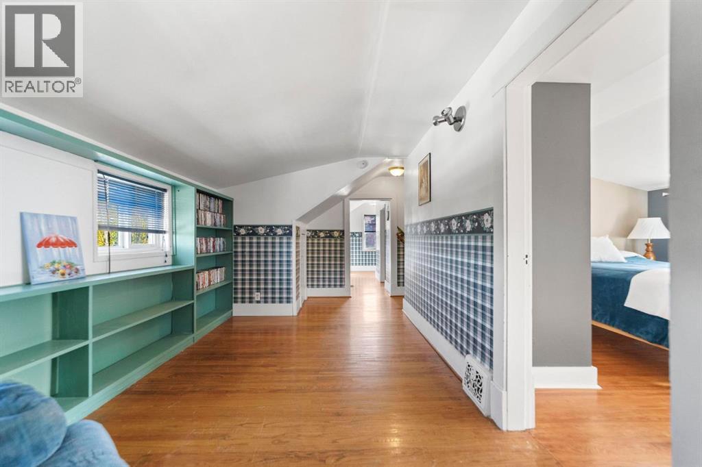 Listing photo – 5009 45 Street, Castor