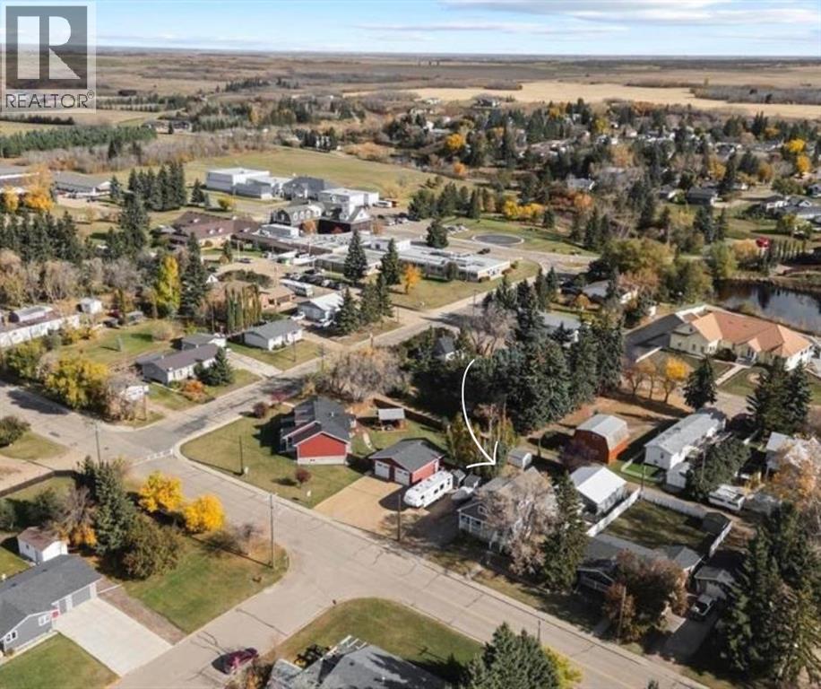 Listing photo – 5009 45 Street, Castor