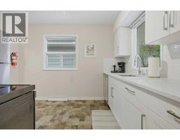 Primary Bedroom - 2404 & 2406 Richmond Road Sw, Calgary, AB T2T5E4 Photo 10