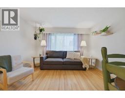 4pc Bathroom - 2404 & 2406 Richmond Road Sw, Calgary, AB T2T5E4 Photo 12