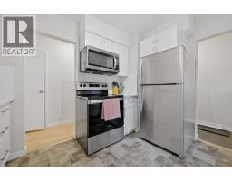 Primary Bedroom - 2404 & 2406 Richmond Road Sw, Calgary, AB T2T5E4 Photo 8