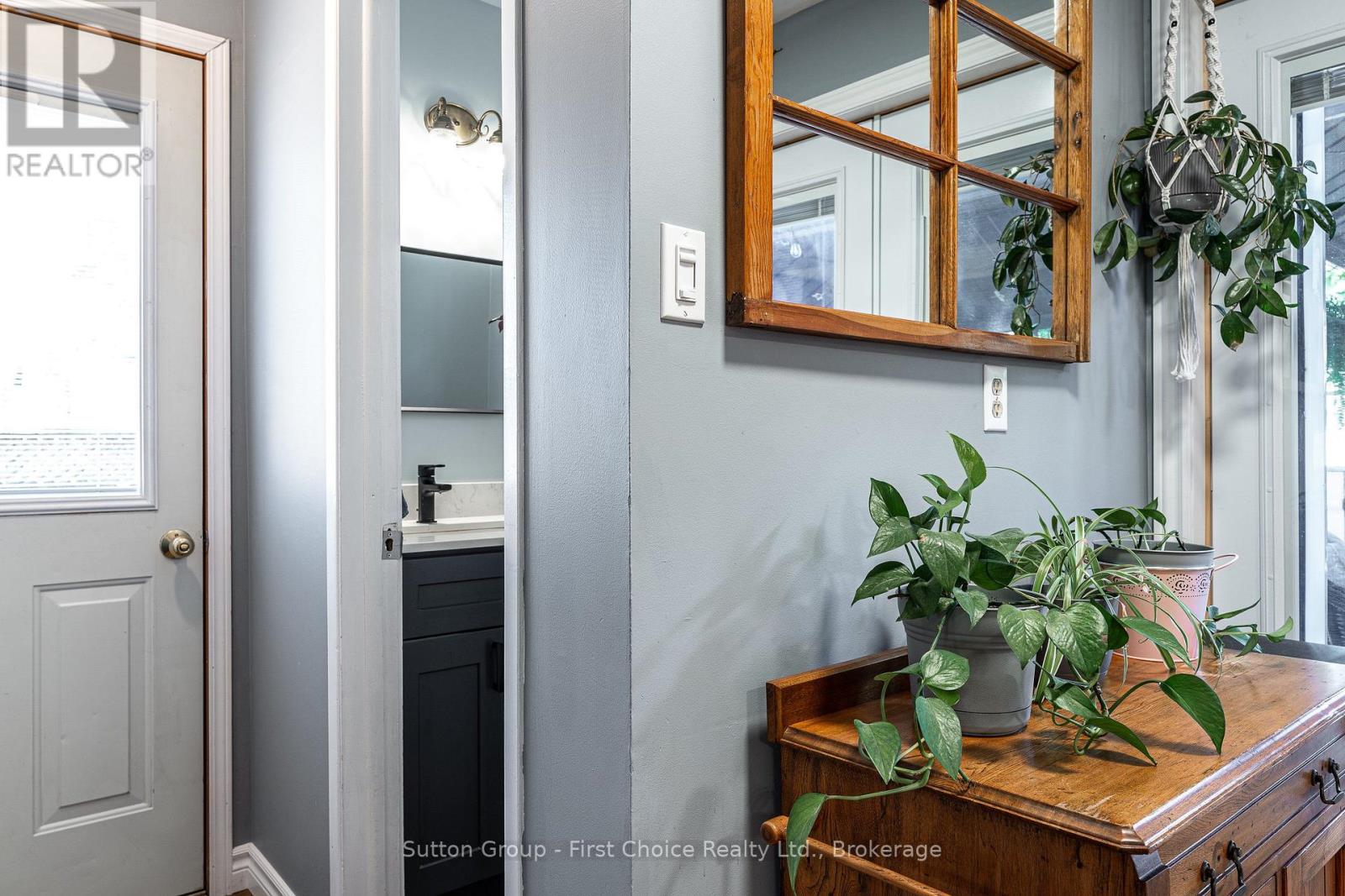 97 GRAHAM CRESCENT - 13