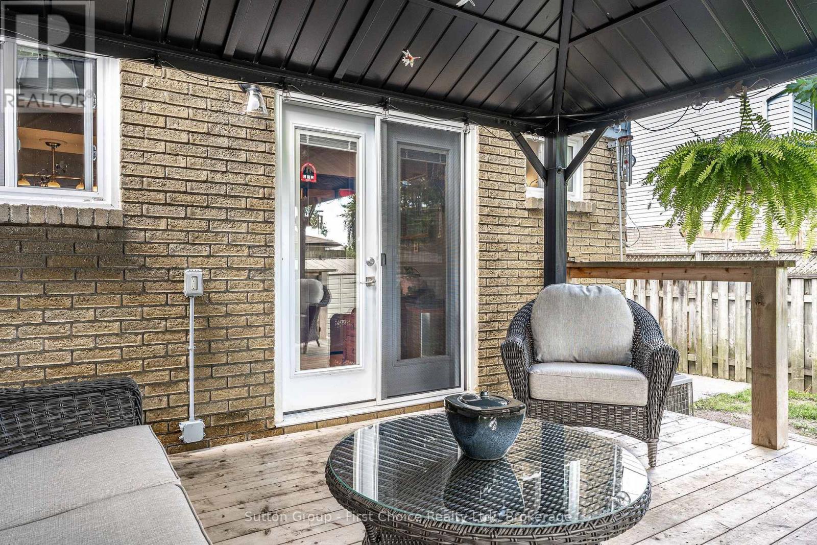 97 GRAHAM CRESCENT - 26
