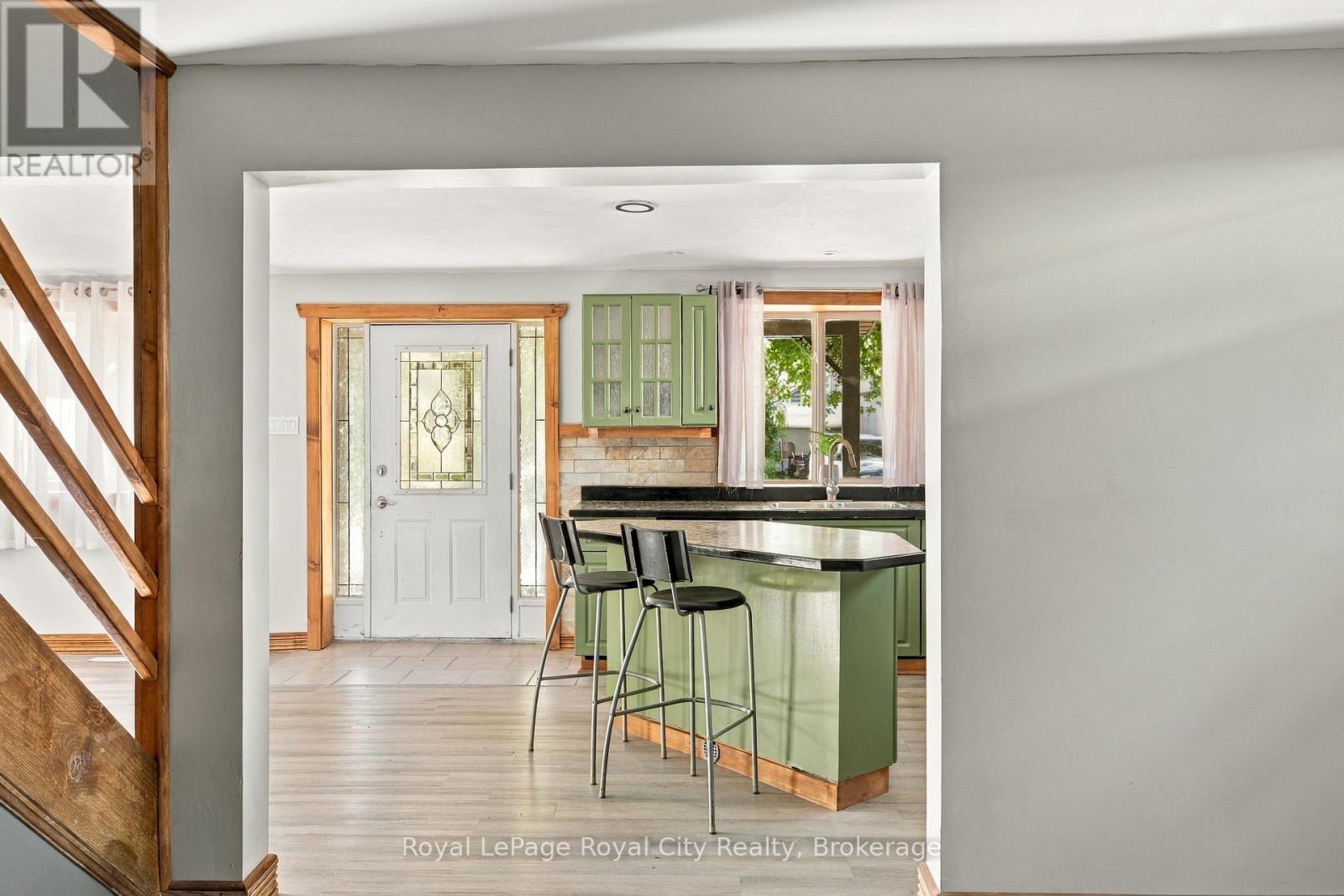 380 LIVINGSTONE AVENUE N - Image 16