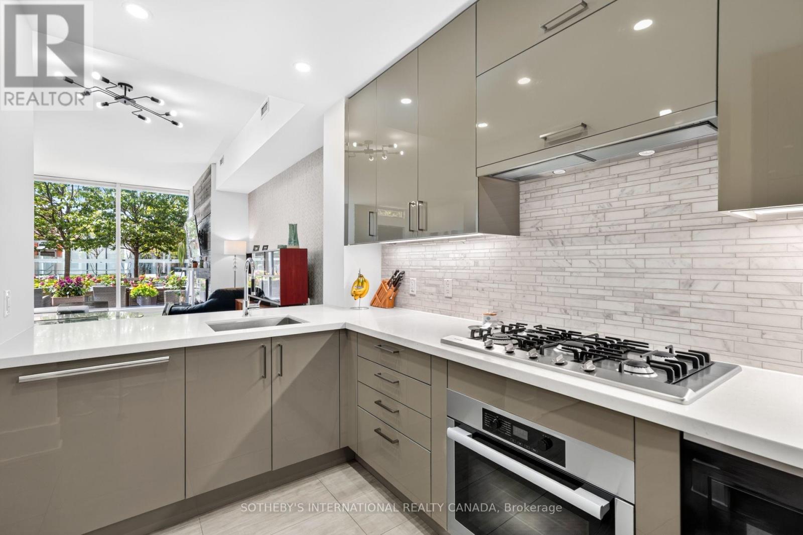 TH 114- 29 Queens Quay East, Toronto, ON photo 17