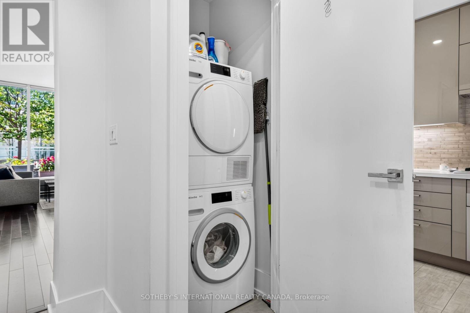TH 114- 29 Queens Quay East, Toronto, ON photo 18