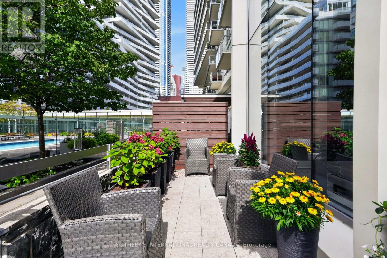 TH 114- 29 Queens Quay East, Toronto, ON photo 2