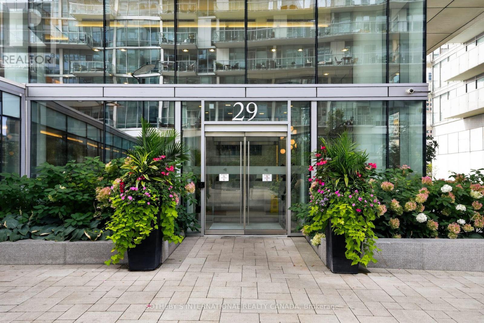 TH 114- 29 Queens Quay East, Toronto, ON photo 6