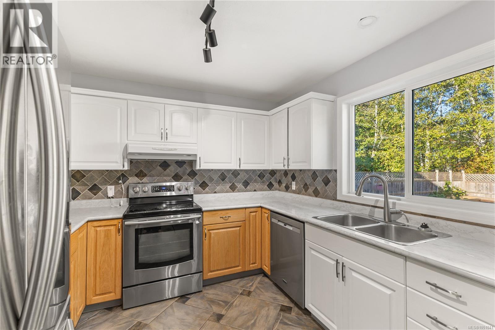 2752 Bradford Dr - 3