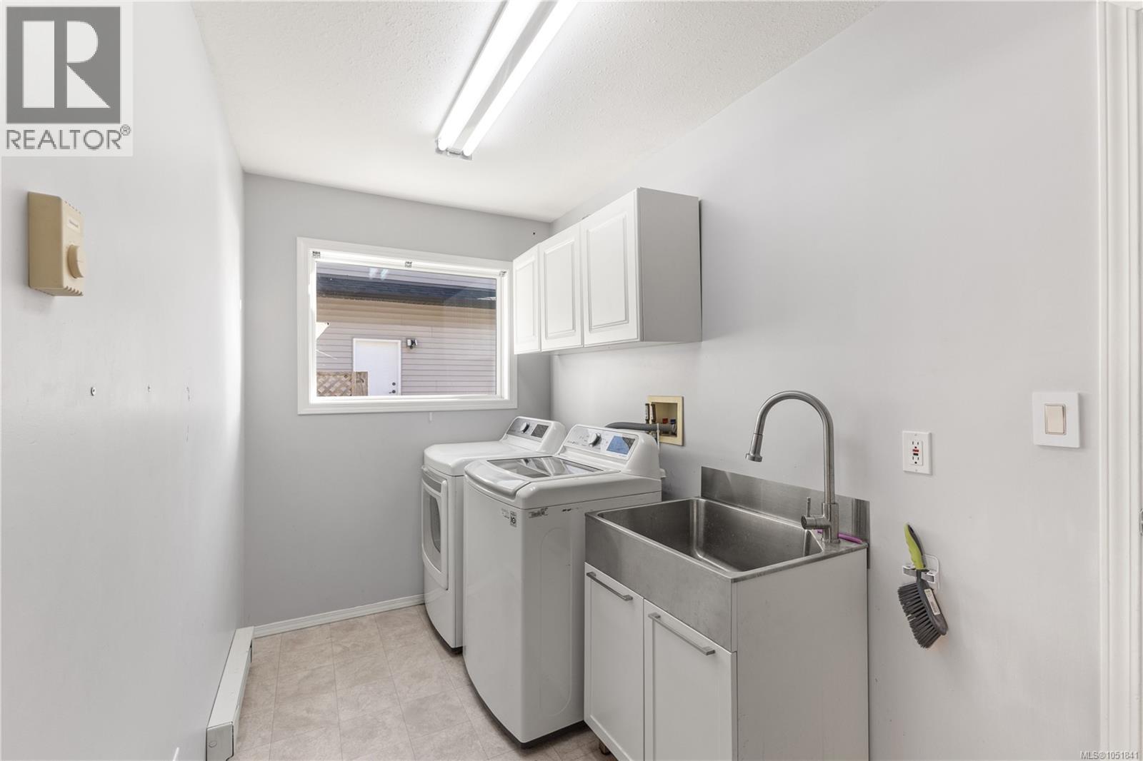 2752 Bradford Dr - 34