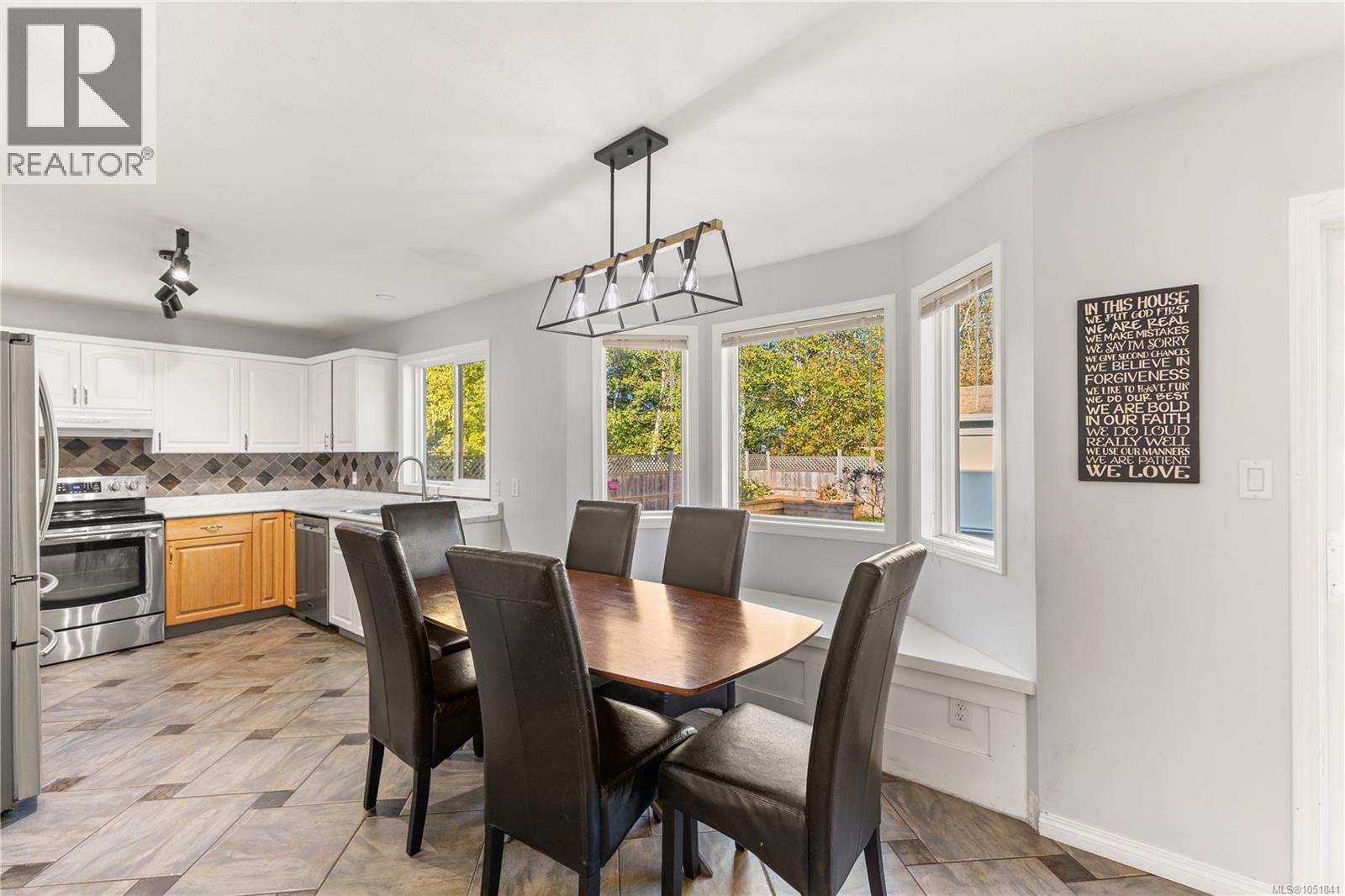 2752 Bradford Dr - 6