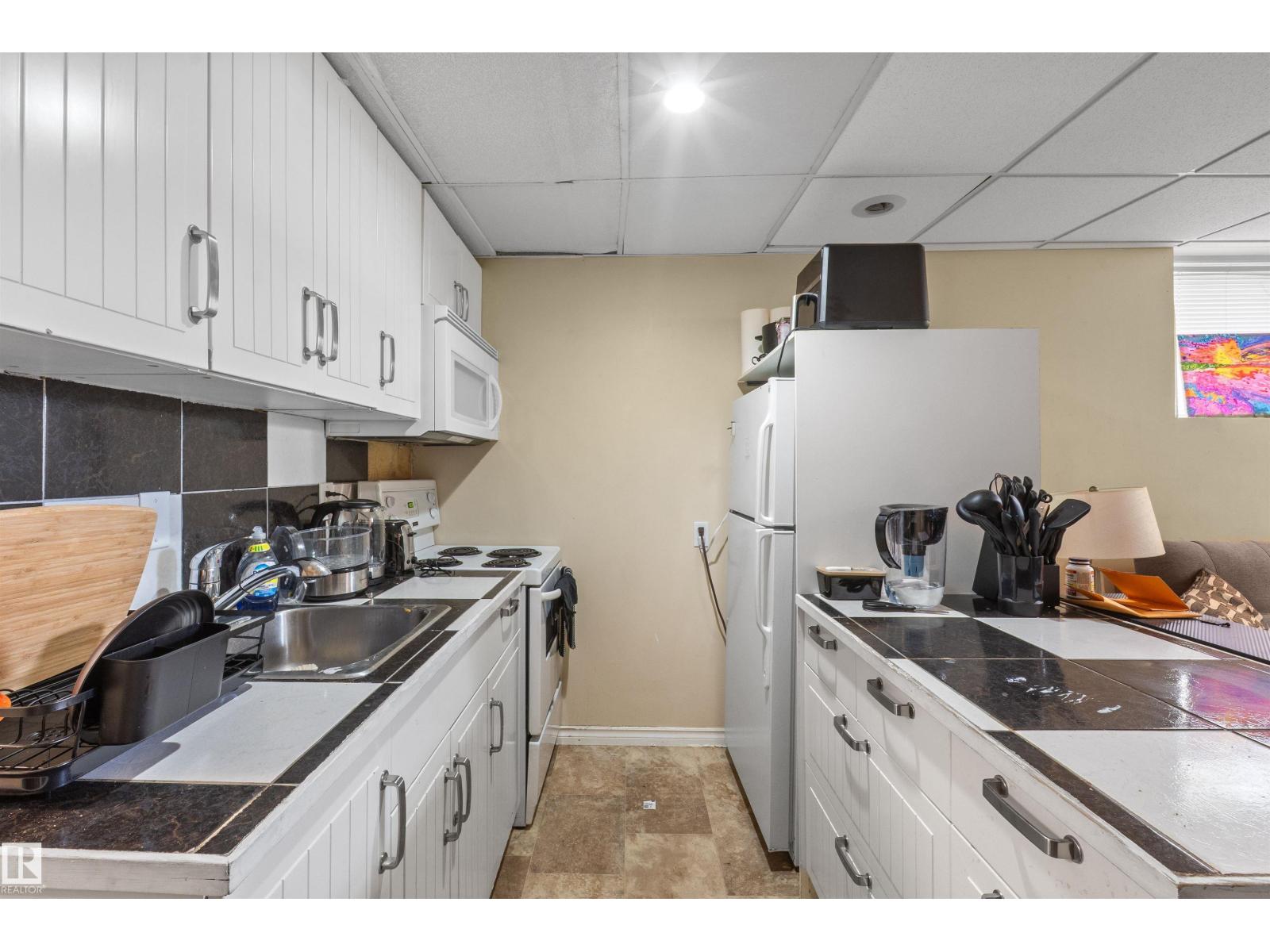 7516 106 ST NW - 26