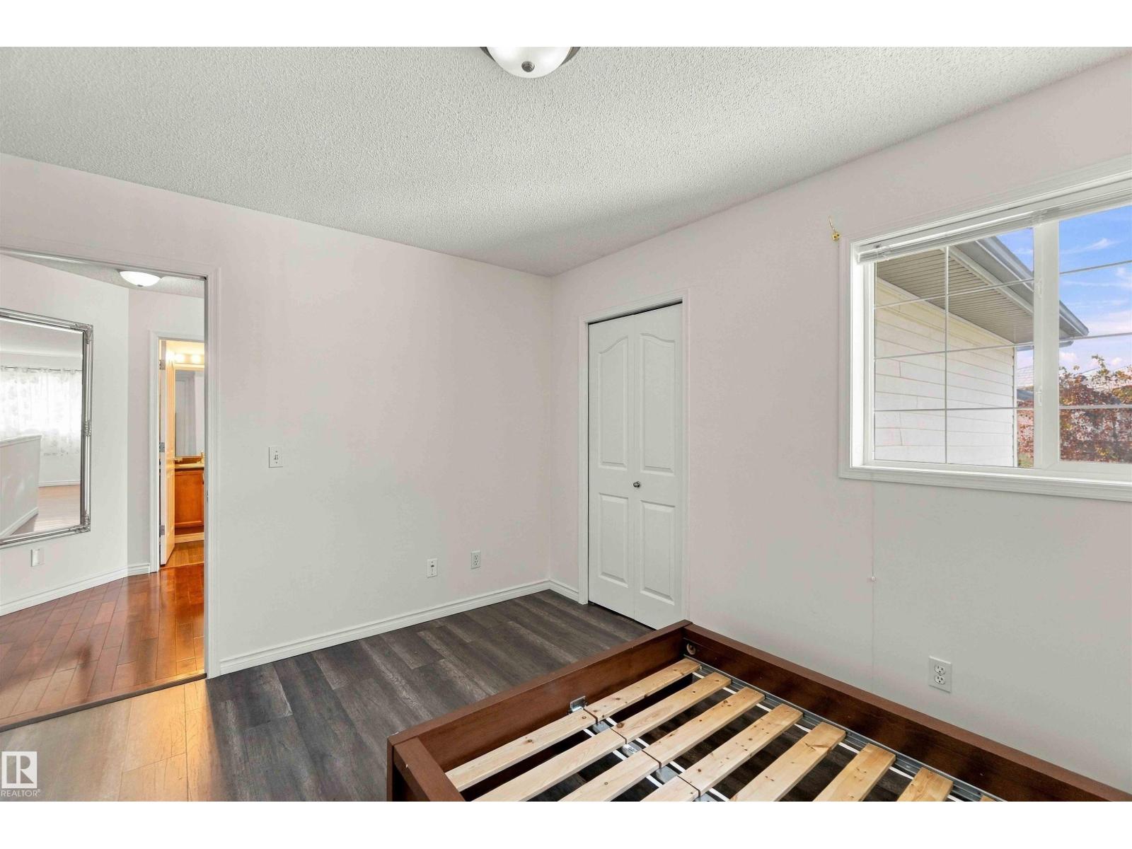 3524 MCLEAN CR SW - 37