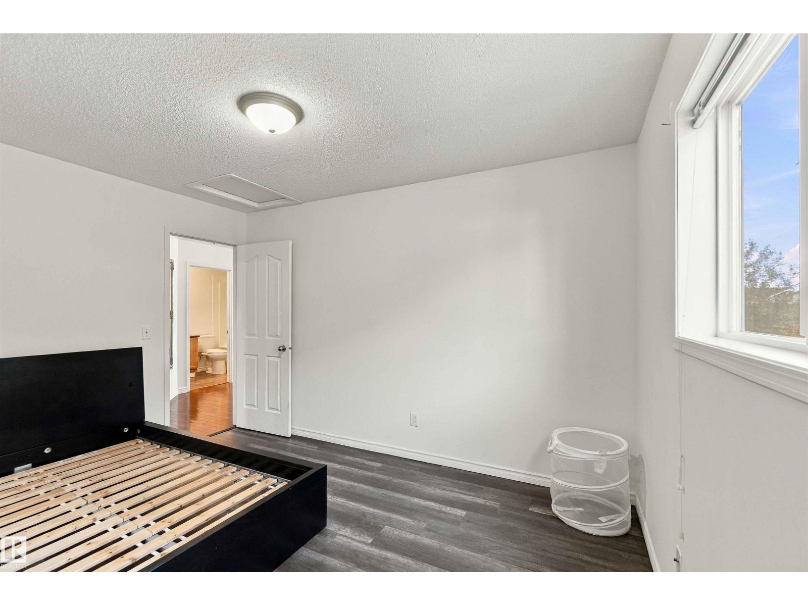 3524 MCLEAN CR SW - 39