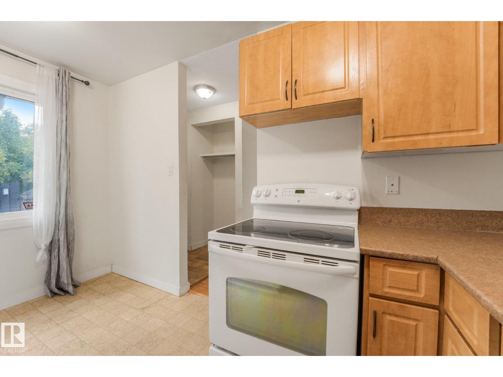 144 ROSELAND VG NW - 15
