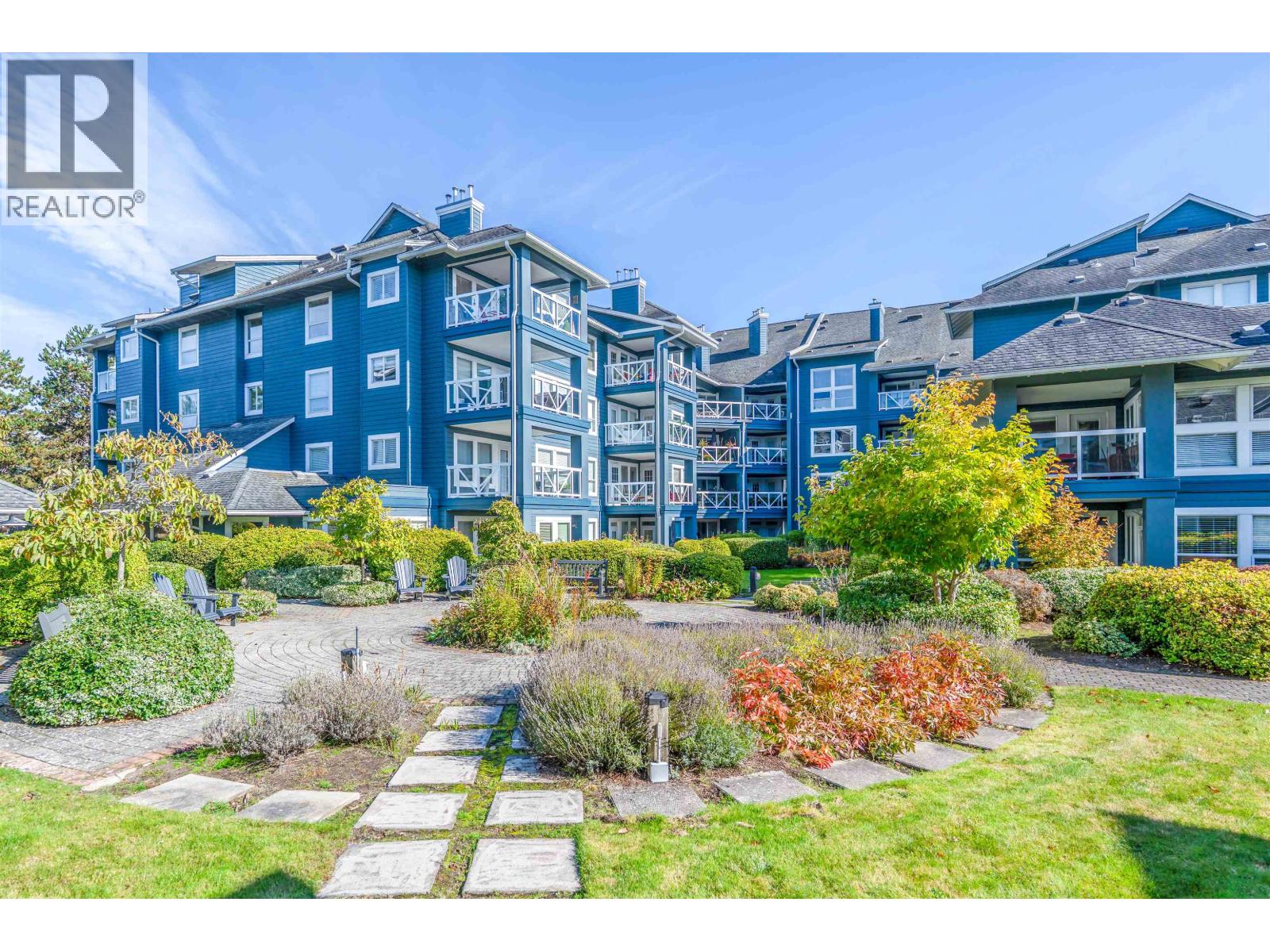 Photo of 215 12931 RAILWAY AVE AVENUE 31