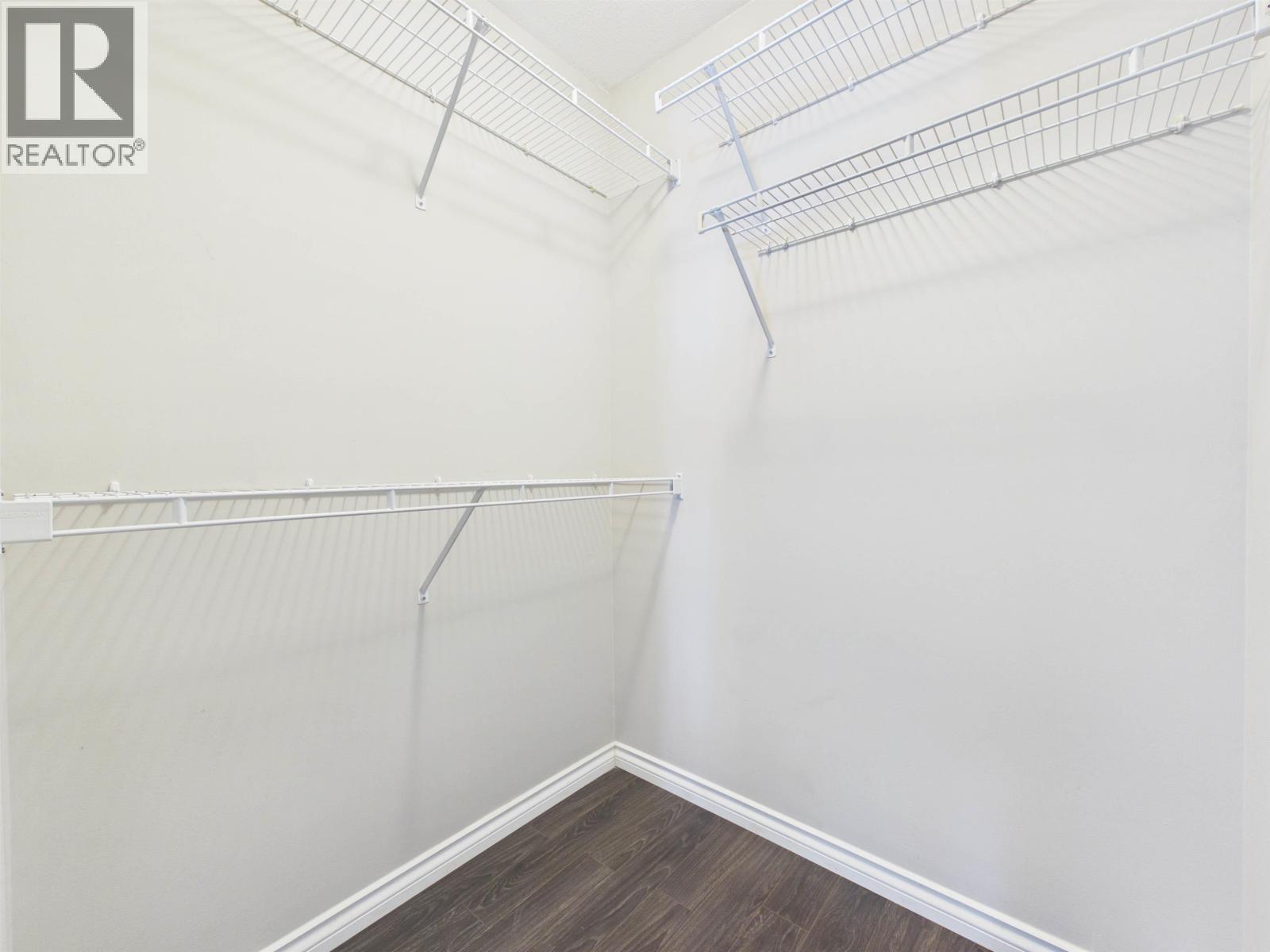 Photo of 215 12931 RAILWAY AVE AVENUE 17