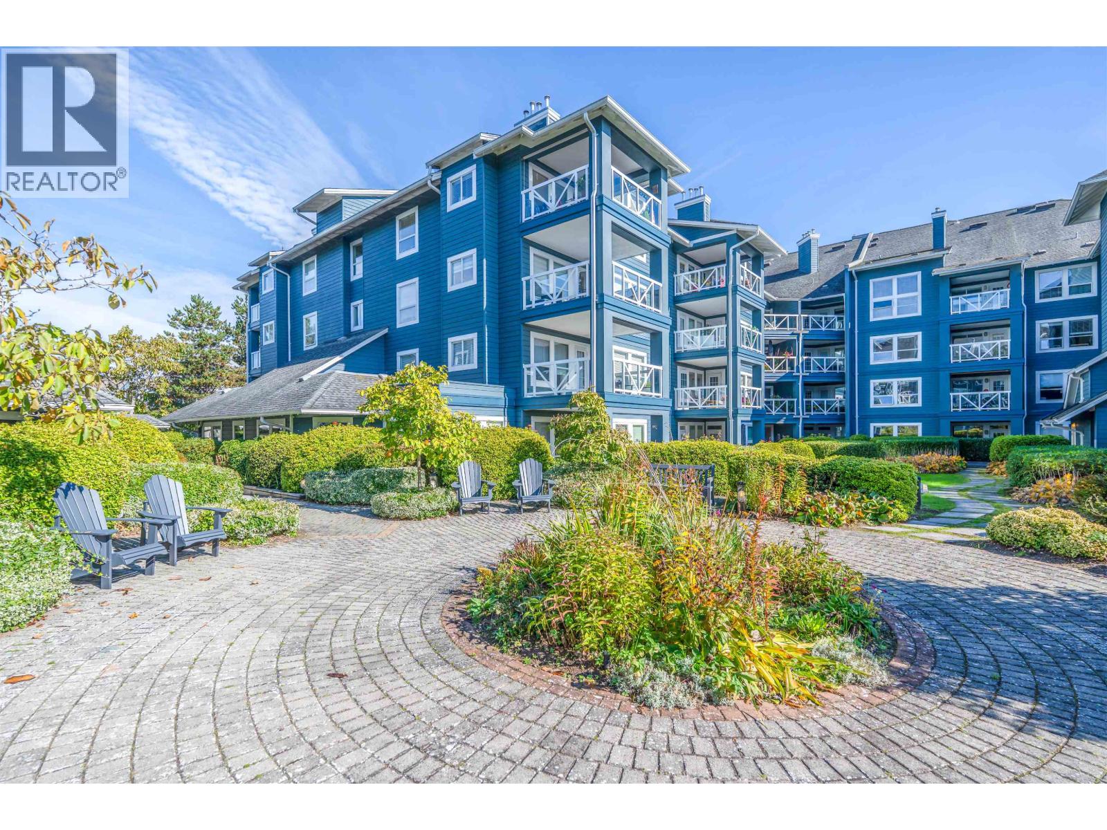 Photo of 215 12931 RAILWAY AVE AVENUE 30