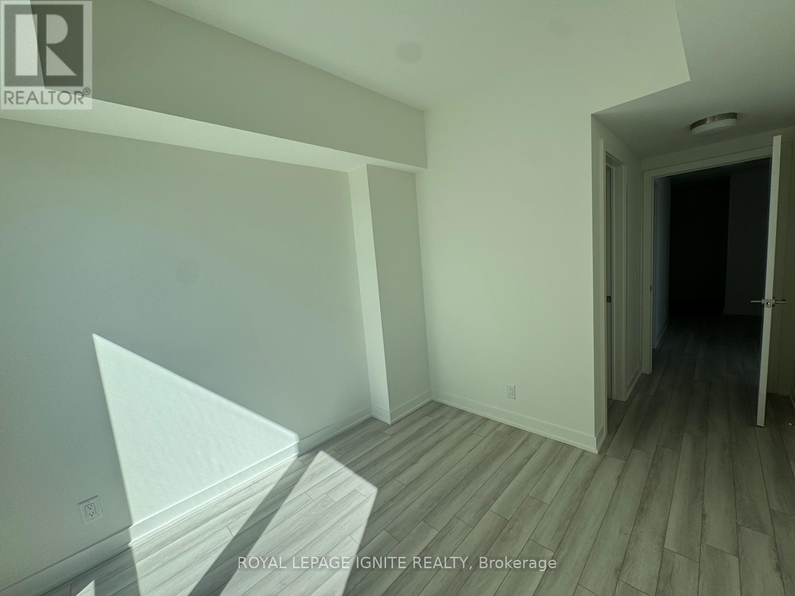 #701 51 CLARINGTON BOULEVARD - 11