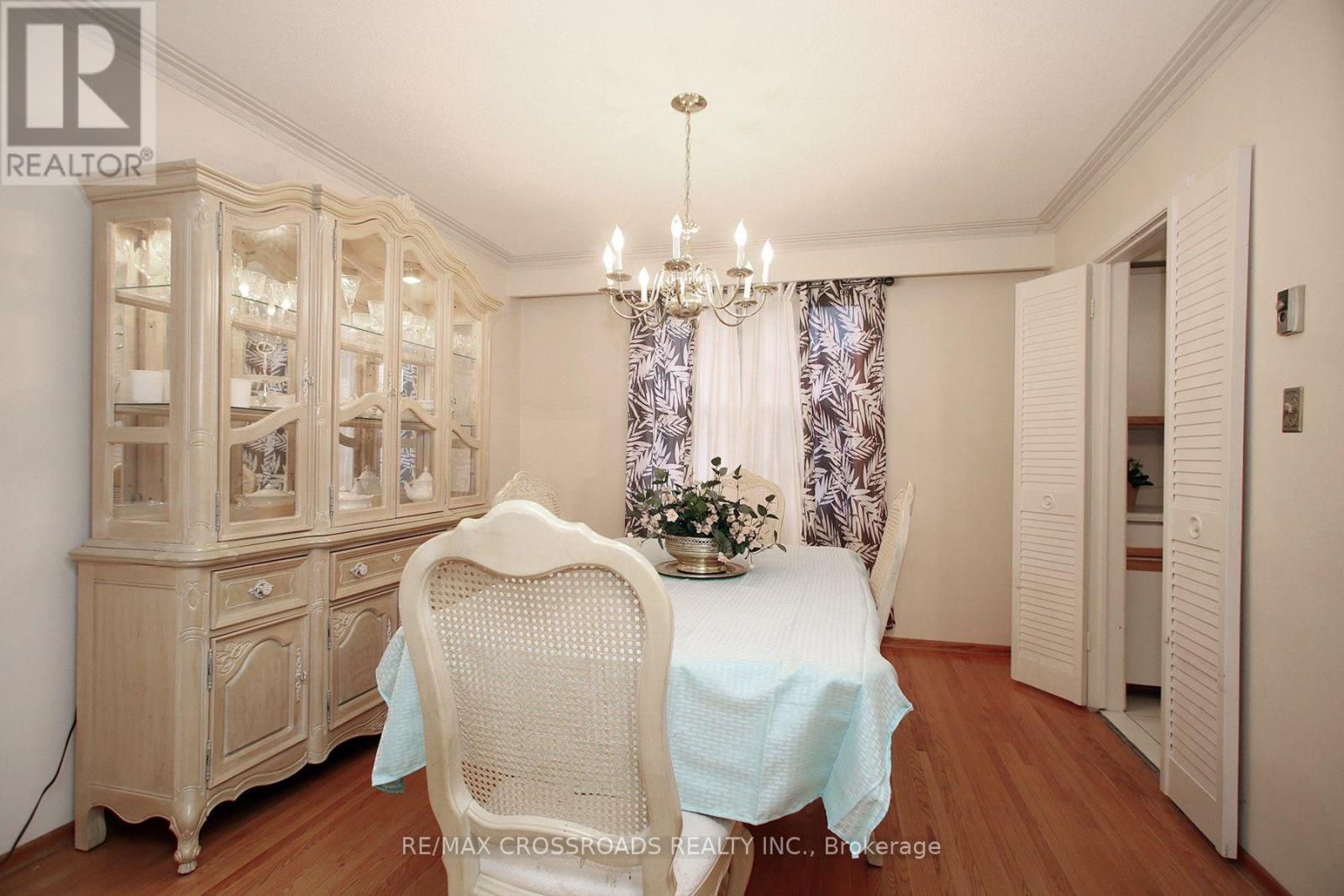57 Kimberdale Crescent, Toronto, ON photo 9