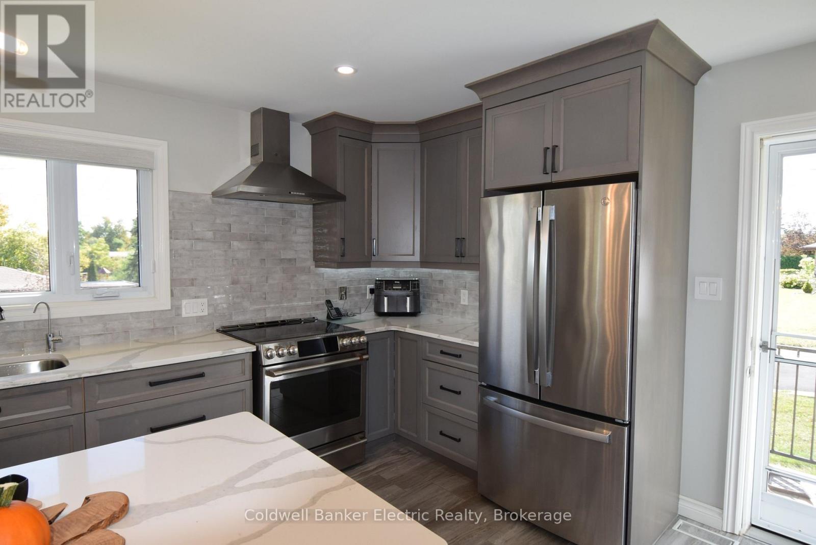 282 Gifford Drive — photo 7