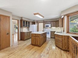 66 Stoneham Crescent, Winnipeg, MB R2G3L8 Photo 9