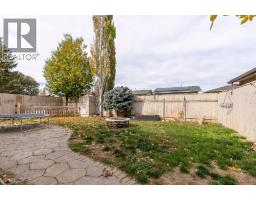 184 Lakhota Crescent W - photo 33