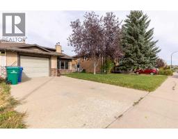 184 Lakhota Crescent W - photo 2