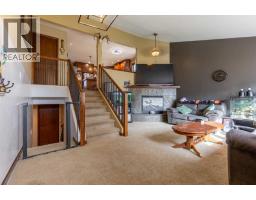 184 Lakhota Crescent W - photo 6