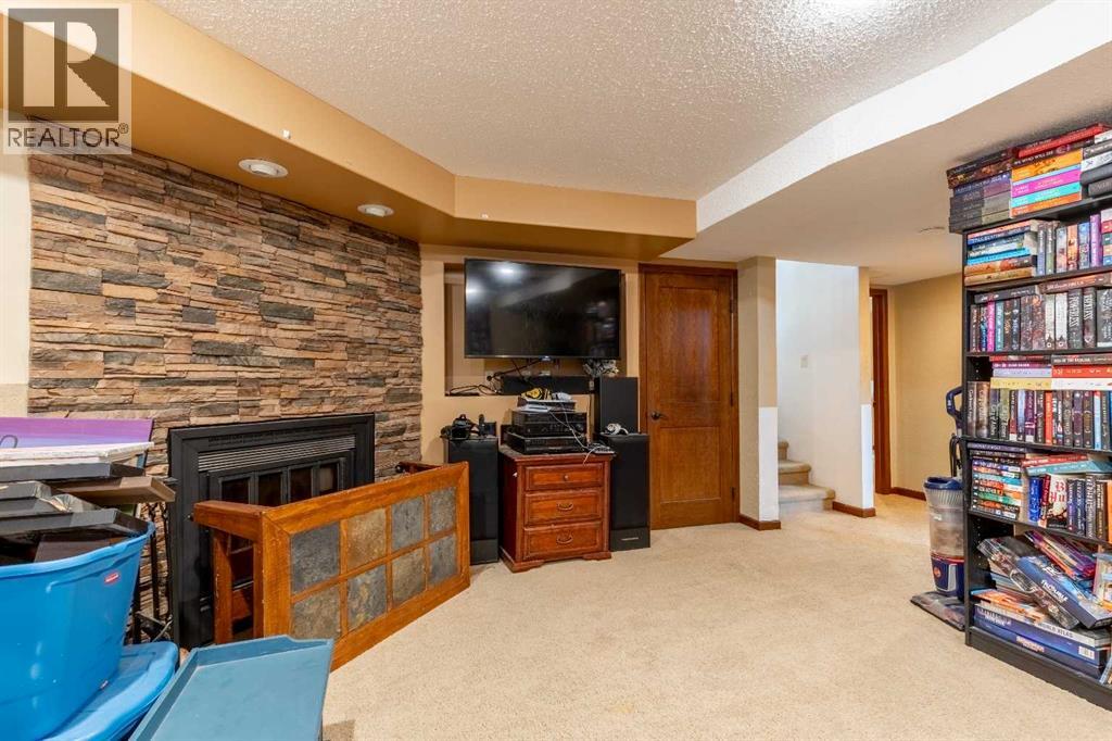 184 Lakhota Crescent W - 26