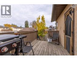 184 Lakhota Crescent W - photo 39