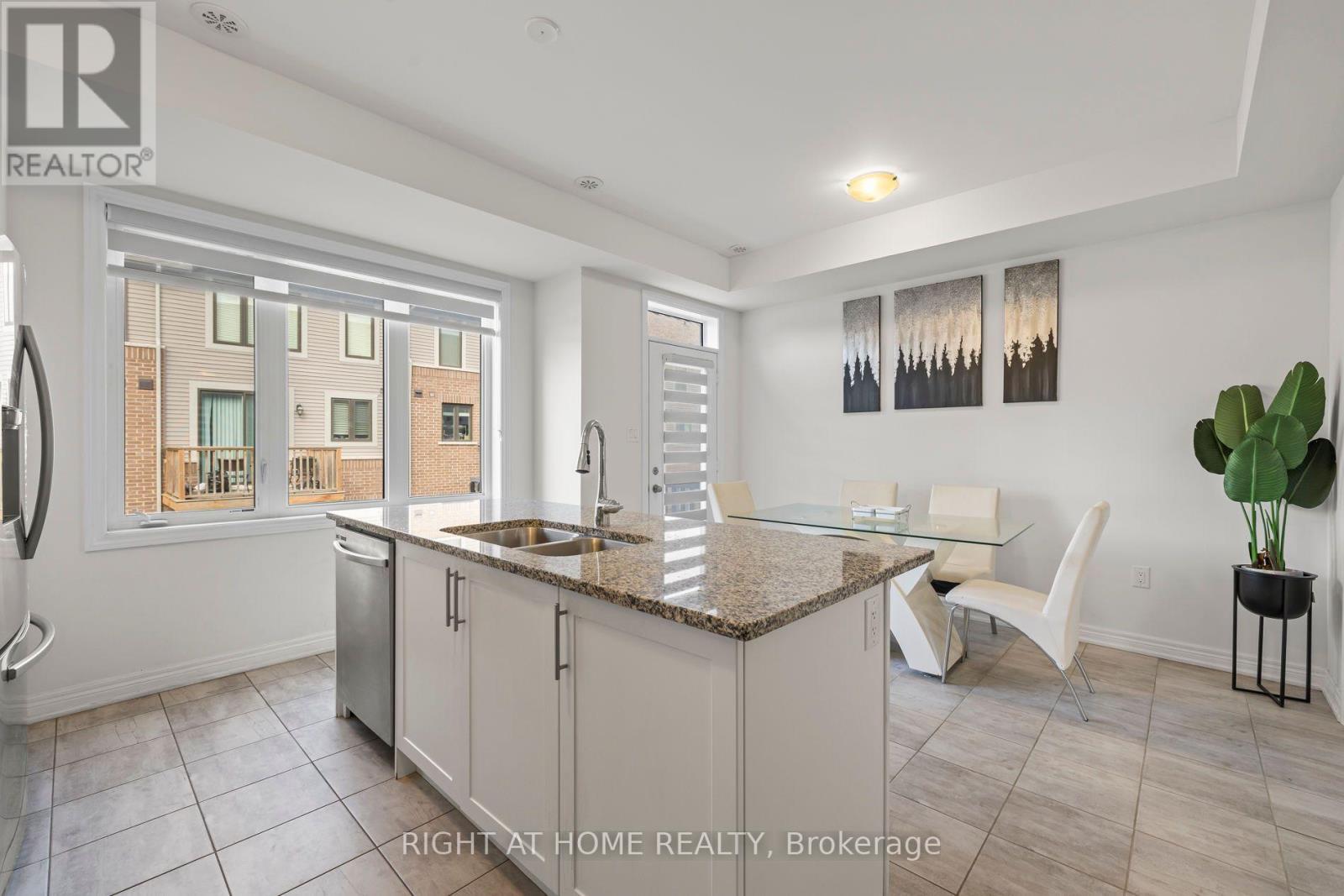 7 Rapids Lane, Hamilton, ON photo 6