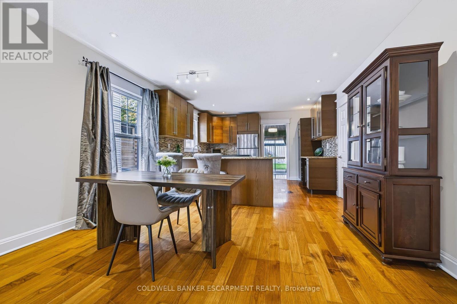18 Lowrey Avenue North, Cambridge, ON photo 12